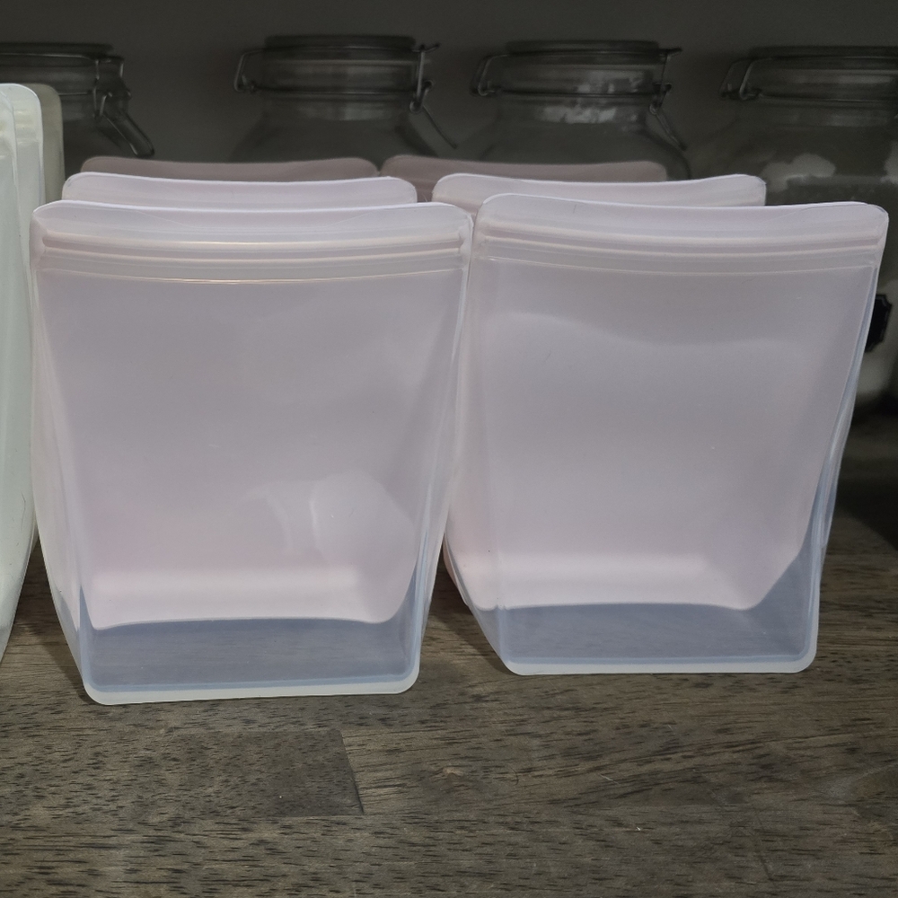 W&P Porter Silicone Reusable Food Storage Containers Bags - Pink
